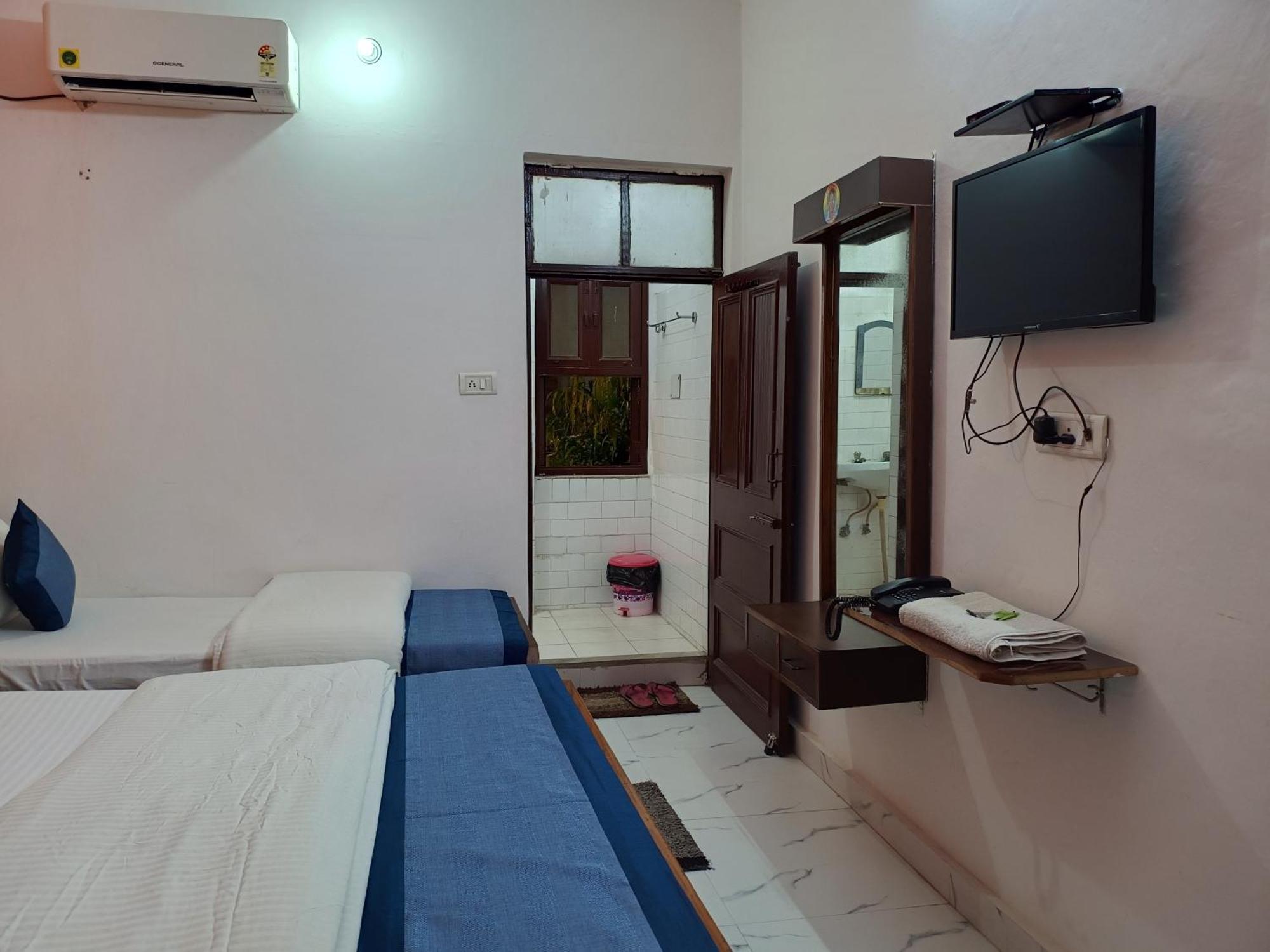 Hotel Majors Den Yeni Delhi Dış mekan fotoğraf
